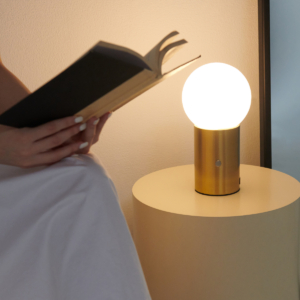 brightech kaitablelamp metal brass.png